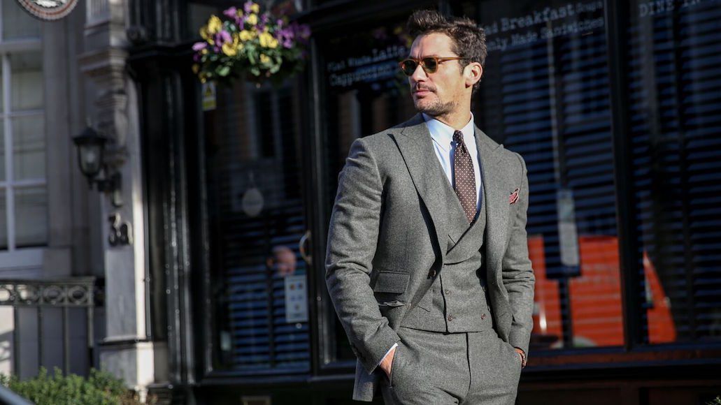 5 common mistakes men make when wearing a suit