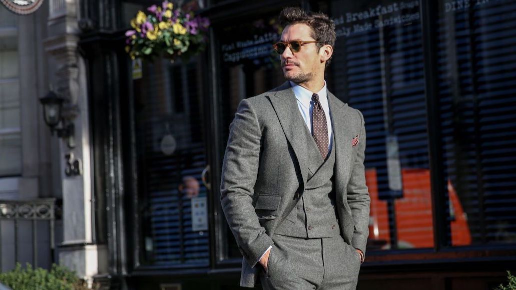 5 common mistakes men make when wearing a suit