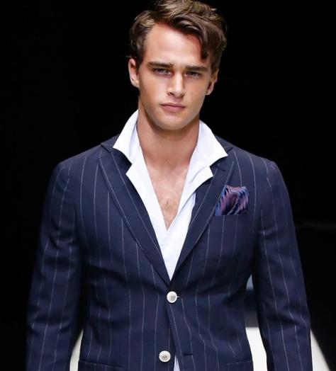 Giorgio Armani’s SS18 collection is simple yet sophisticated