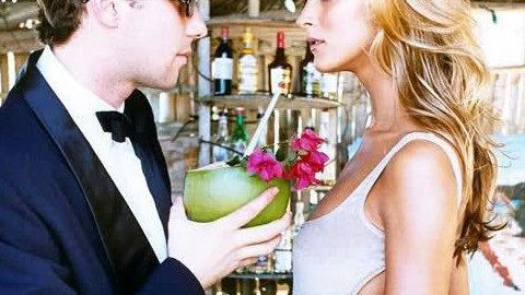 10 things your girlfriend wants you to do at summer parties