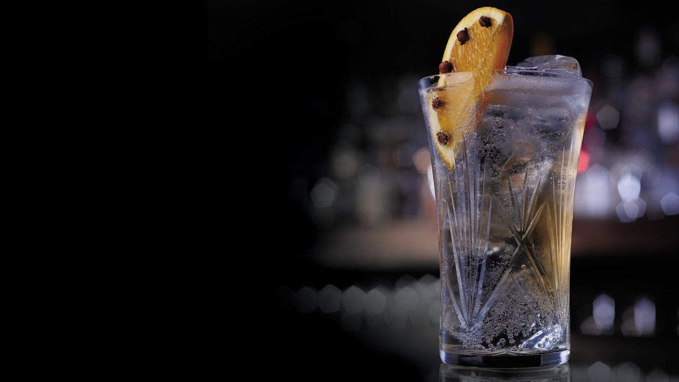 Christmas Day Cocktail: The St Nick’s Festive Fizz