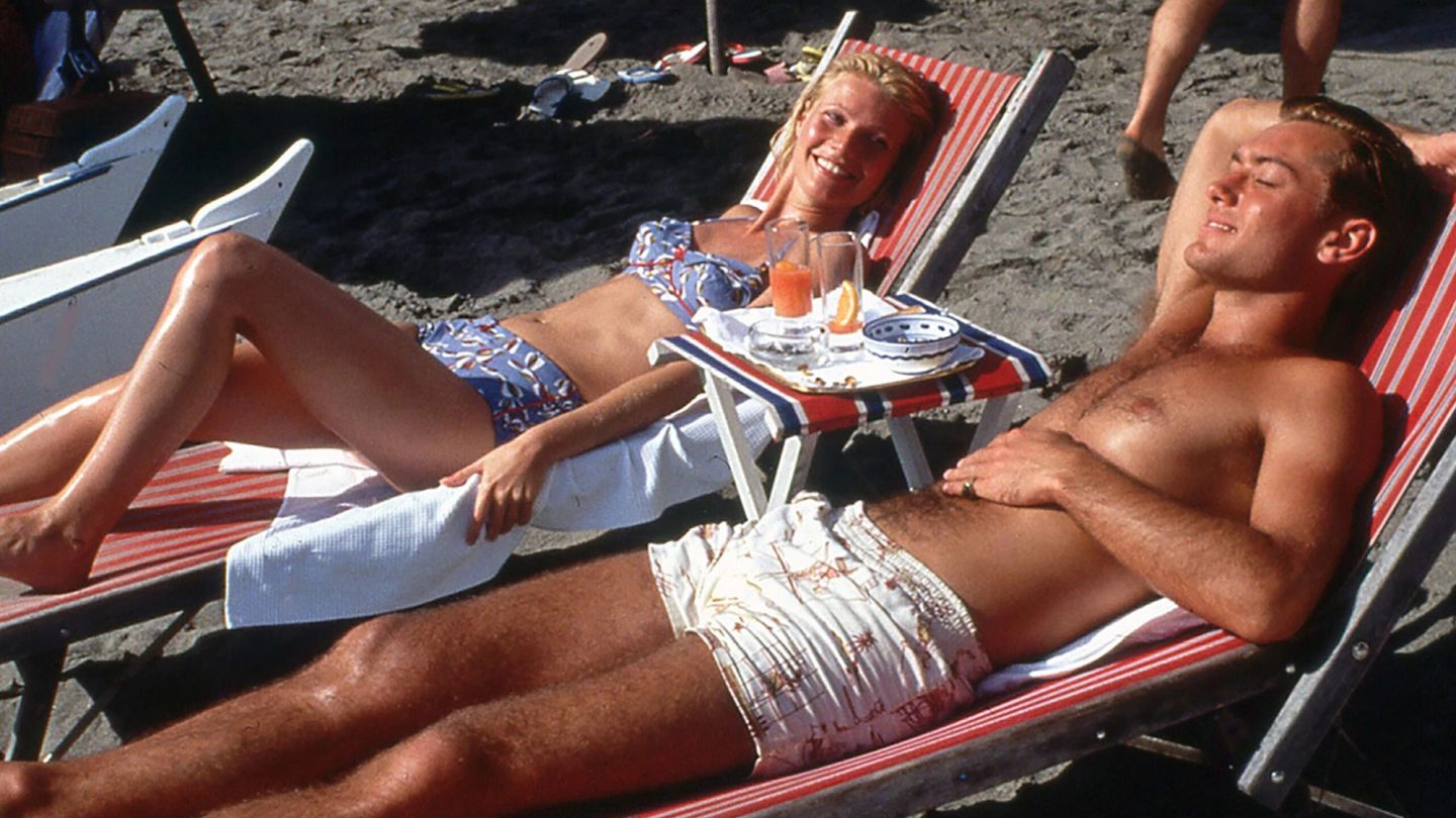 10 summer-approved essentials to pack in your beach bag