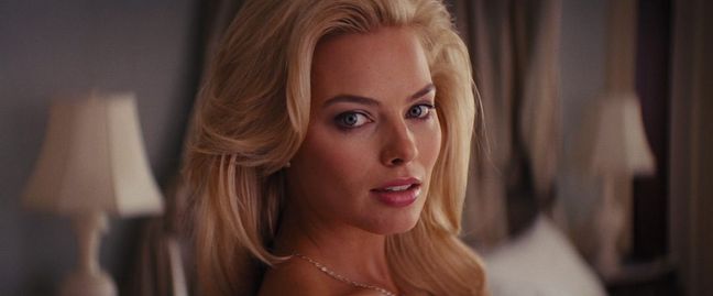 10 photos that prove why Margot Robbie should be the next Bond girl ...