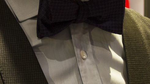 VIDEO: How to tie a bow tie
