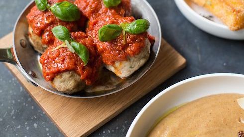 Balls & Co: elegant simplicity