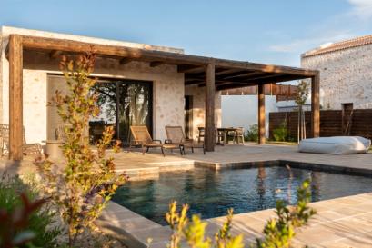 Win the Ultimate Summer Hosting Competition