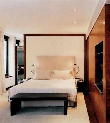 Travel – The Halkin