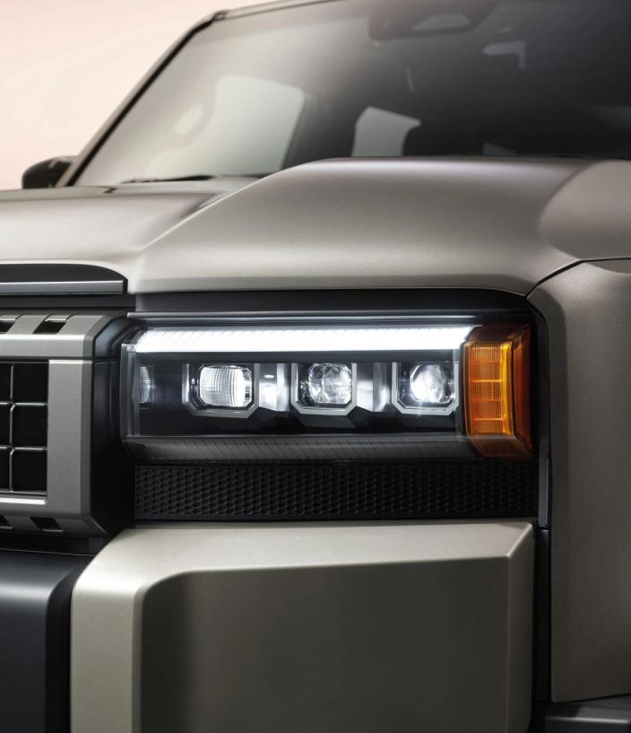 Toyota Land Cruiser front lights