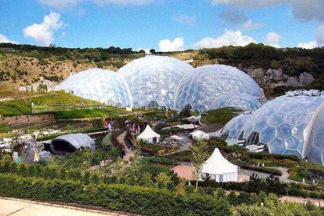 Eden_Project,_gardens_and_Humid_Tropical_Biome_-_geograph.org.uk_-_1701064