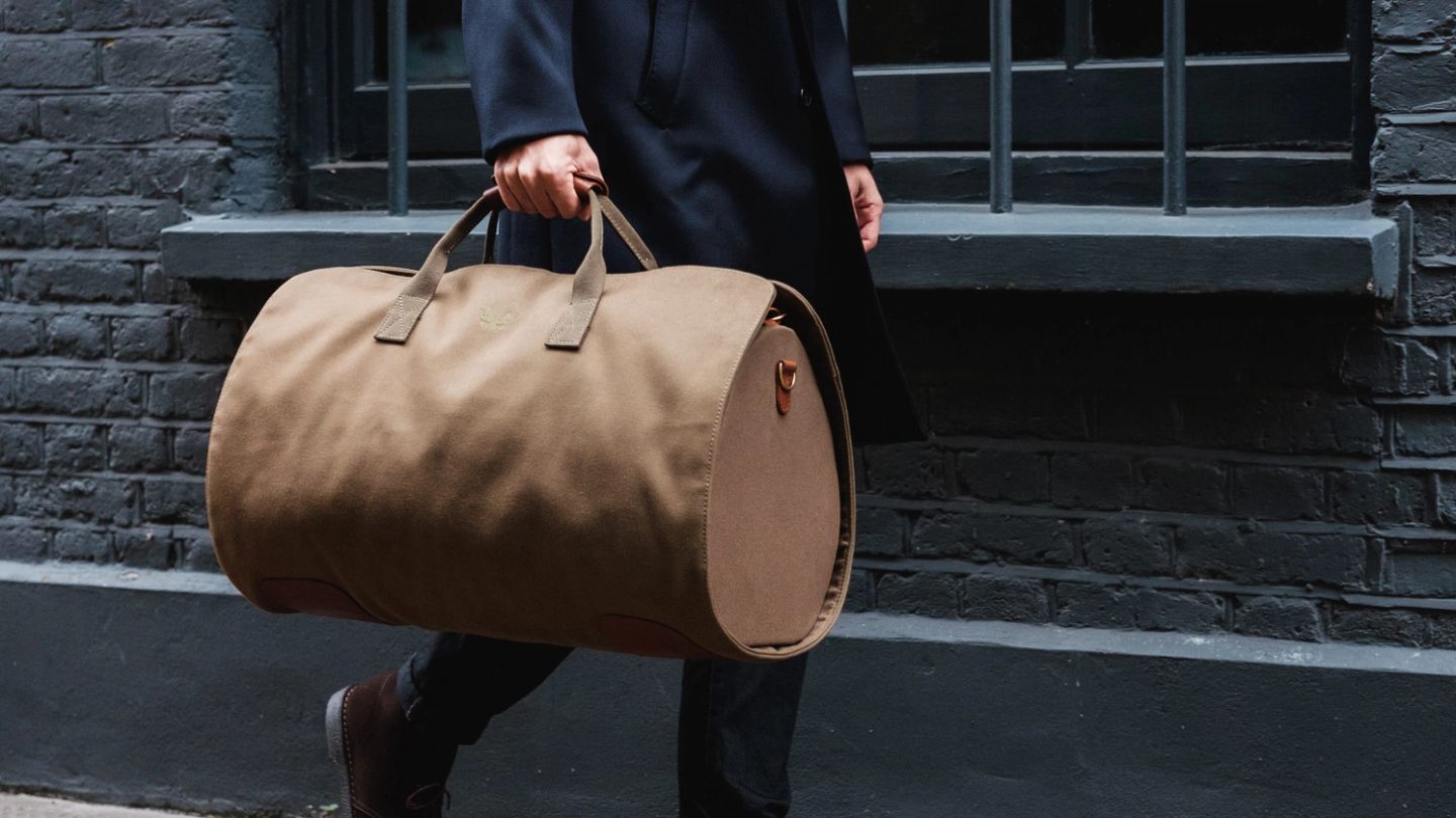 We don’t go anywhere without a Bennett Winch suit carrier holdall. Neither should you.