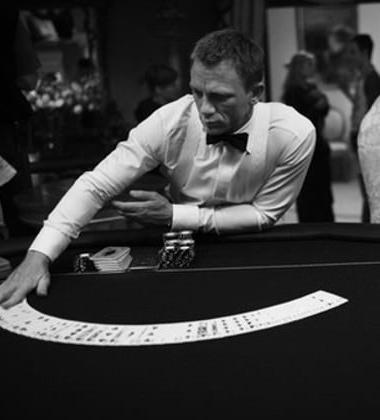 HOW TO IMPROVE YOUR POKER FACE
