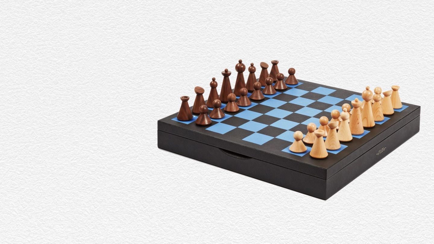 Editor’s Picks: Leather Chess Set, Steak Knives and Off-Road Lamborghini