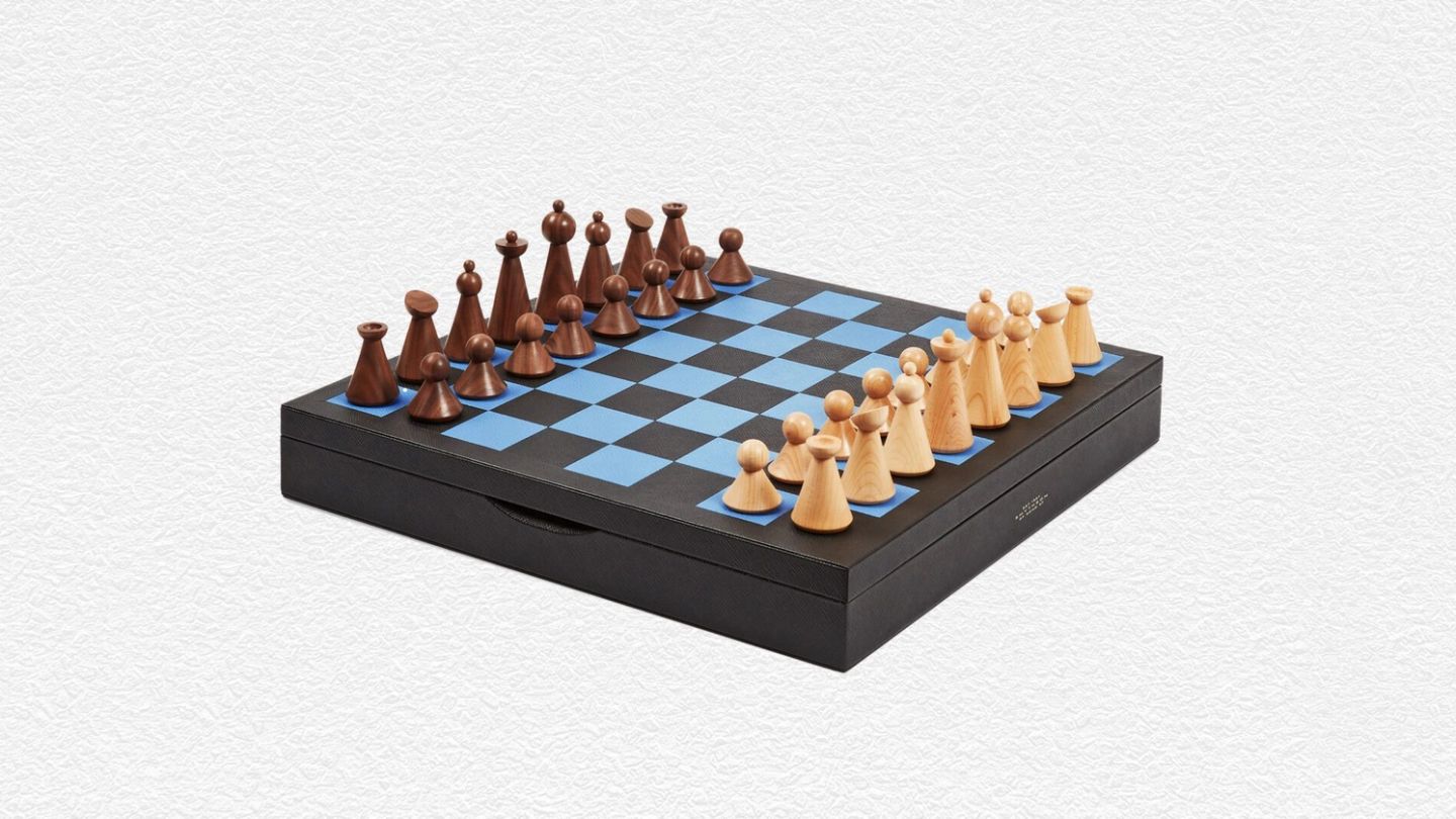 Editor’s Picks: Leather Chess Set, Steak Knives and Off-Road Lamborghini