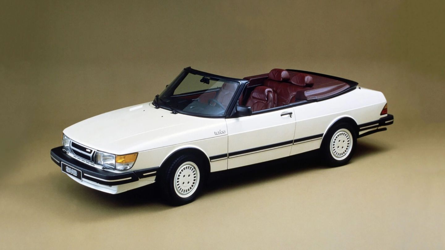 A love letter to the Saab 900 Cabriolet