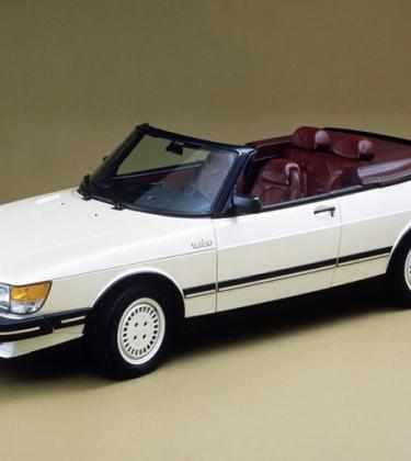 A love letter to the Saab 900 Cabriolet