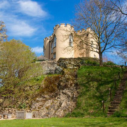 Affordable Castles: live like a King