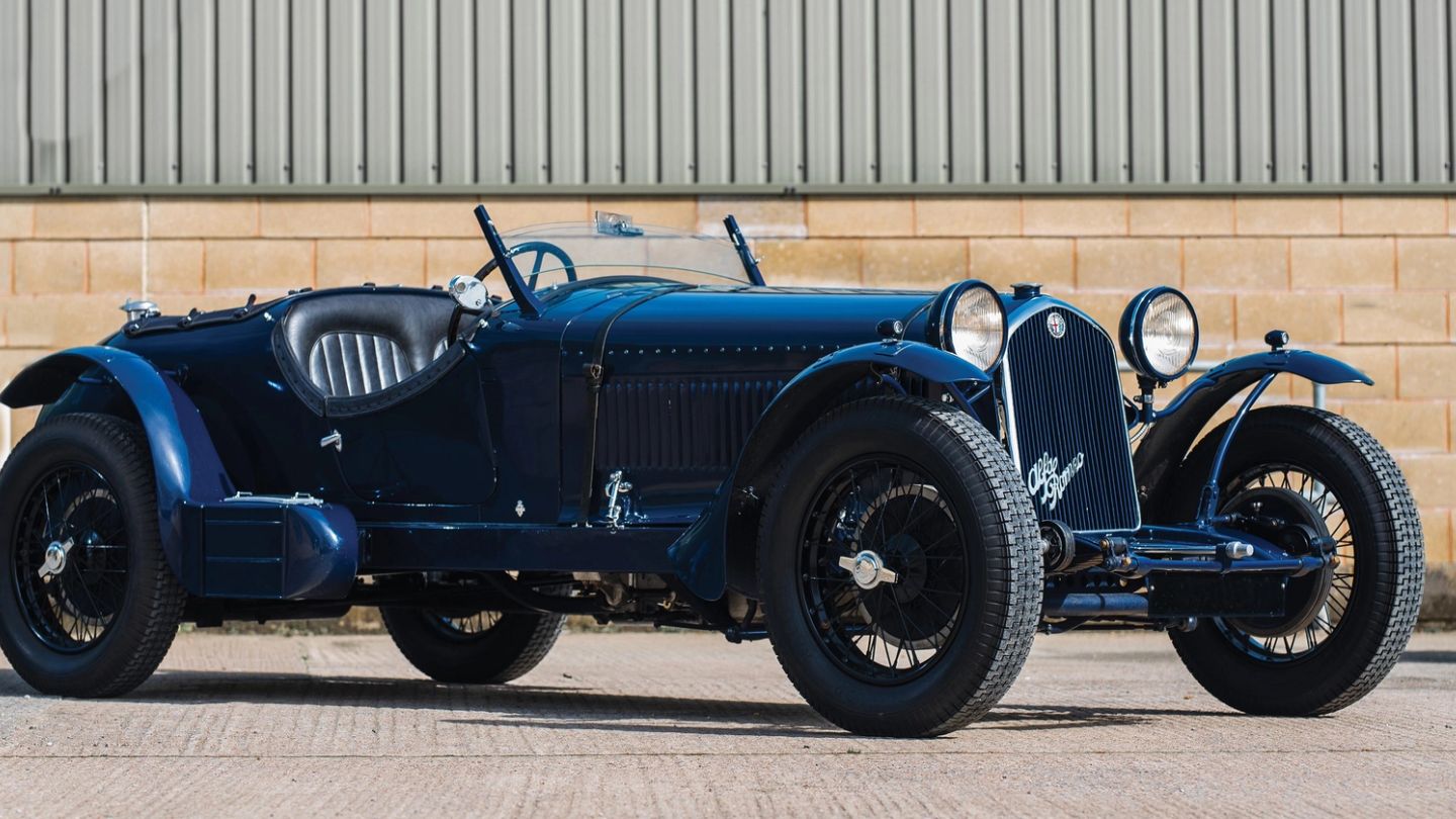 This vintage Alfa Romeo is your chance to feel like a retro racer