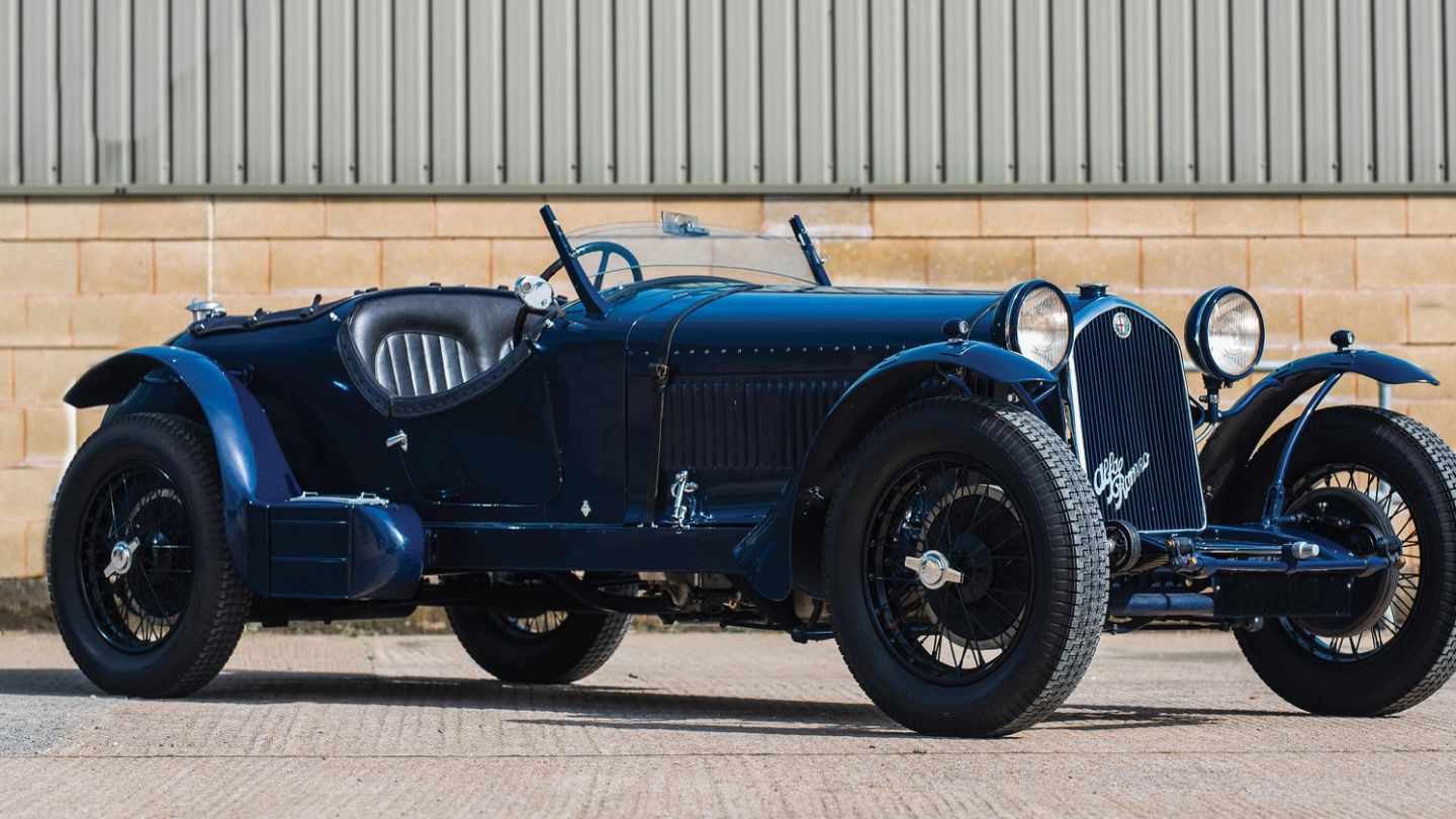 This vintage Alfa Romeo is your chance to feel like a retro racer