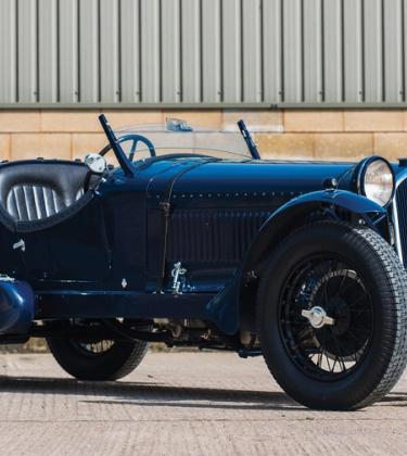 This vintage Alfa Romeo is your chance to feel like a retro racer