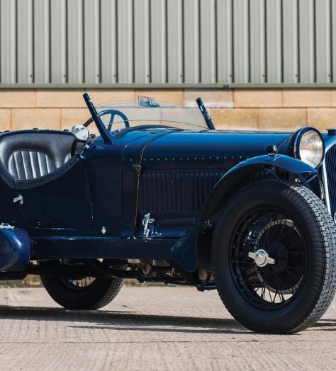 This vintage Alfa Romeo is your chance to feel like a retro racer