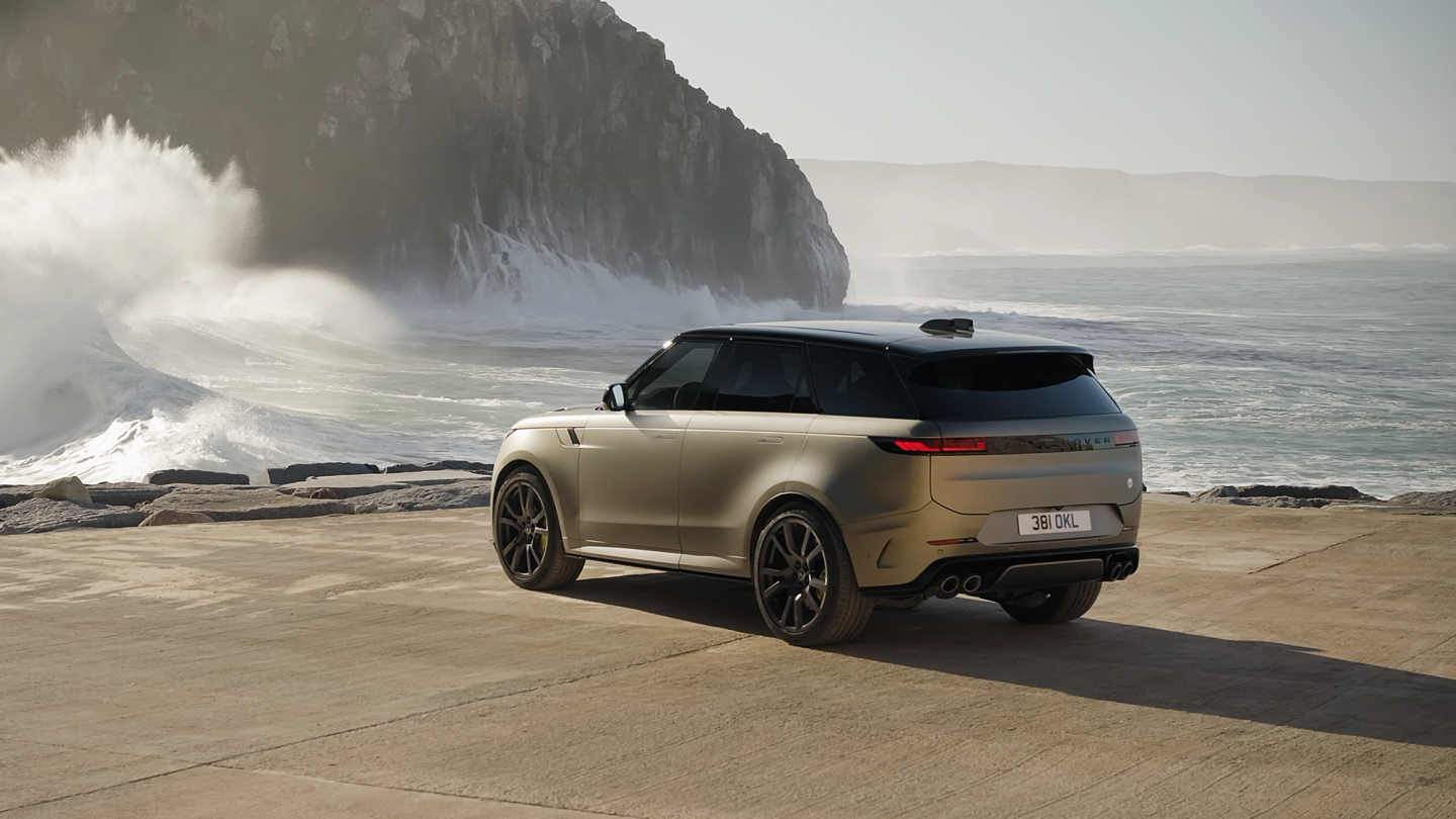 The new Range Rover Sport SV: the king of super SUVs?