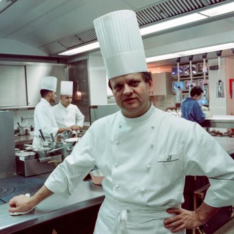 Joël Robuchon’s Plate Spinning