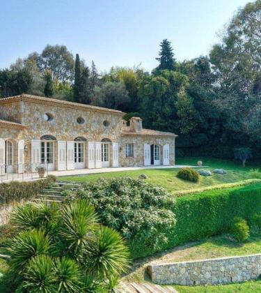 Properties of the Week: Cotswolds, New York, Cannes