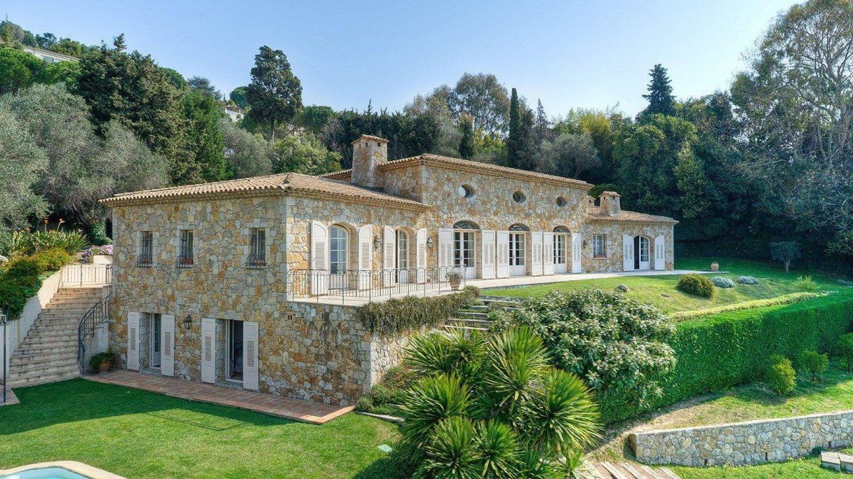 Properties of the Week: Cotswolds, New York, Cannes