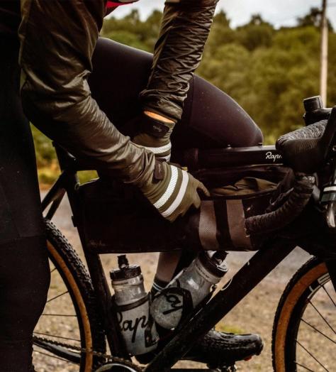 The most stylish reflective gear for outdoor autumn/winter workouts