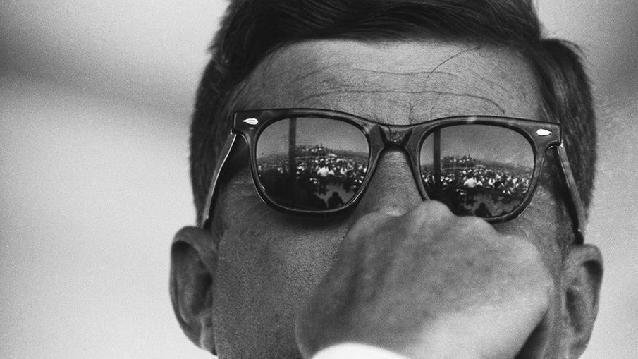 5 timeless accessories a man should have in 2018