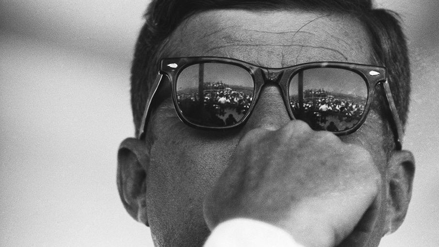 5 timeless accessories a man should have in 2018