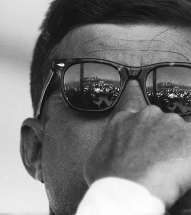 5 timeless accessories a man should have in 2018