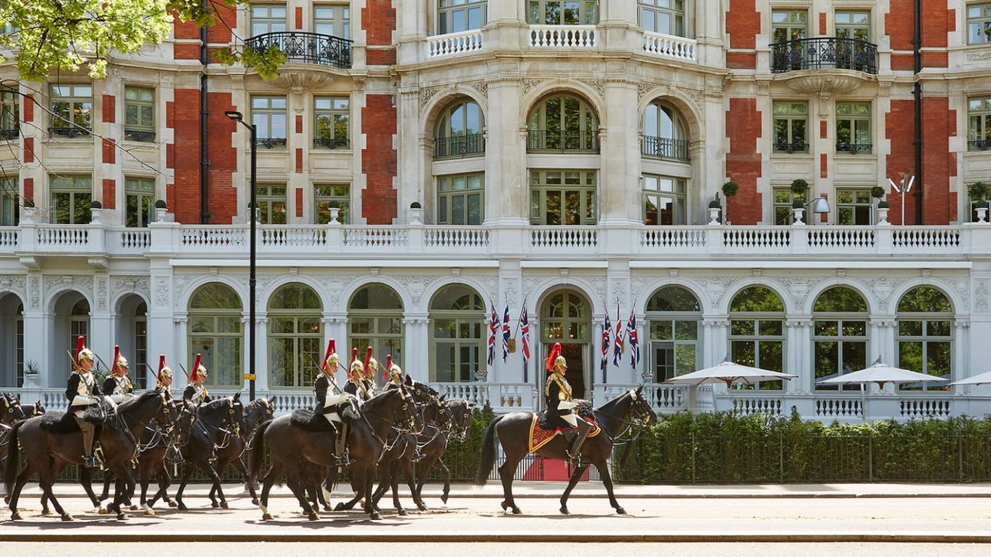 Hyde Park Garden, at Mandarin Oriental, review: Summer crystallised into a single afternoon