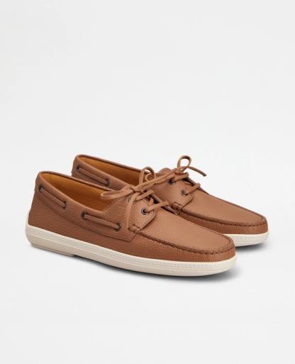 Boat Shoes in Leather