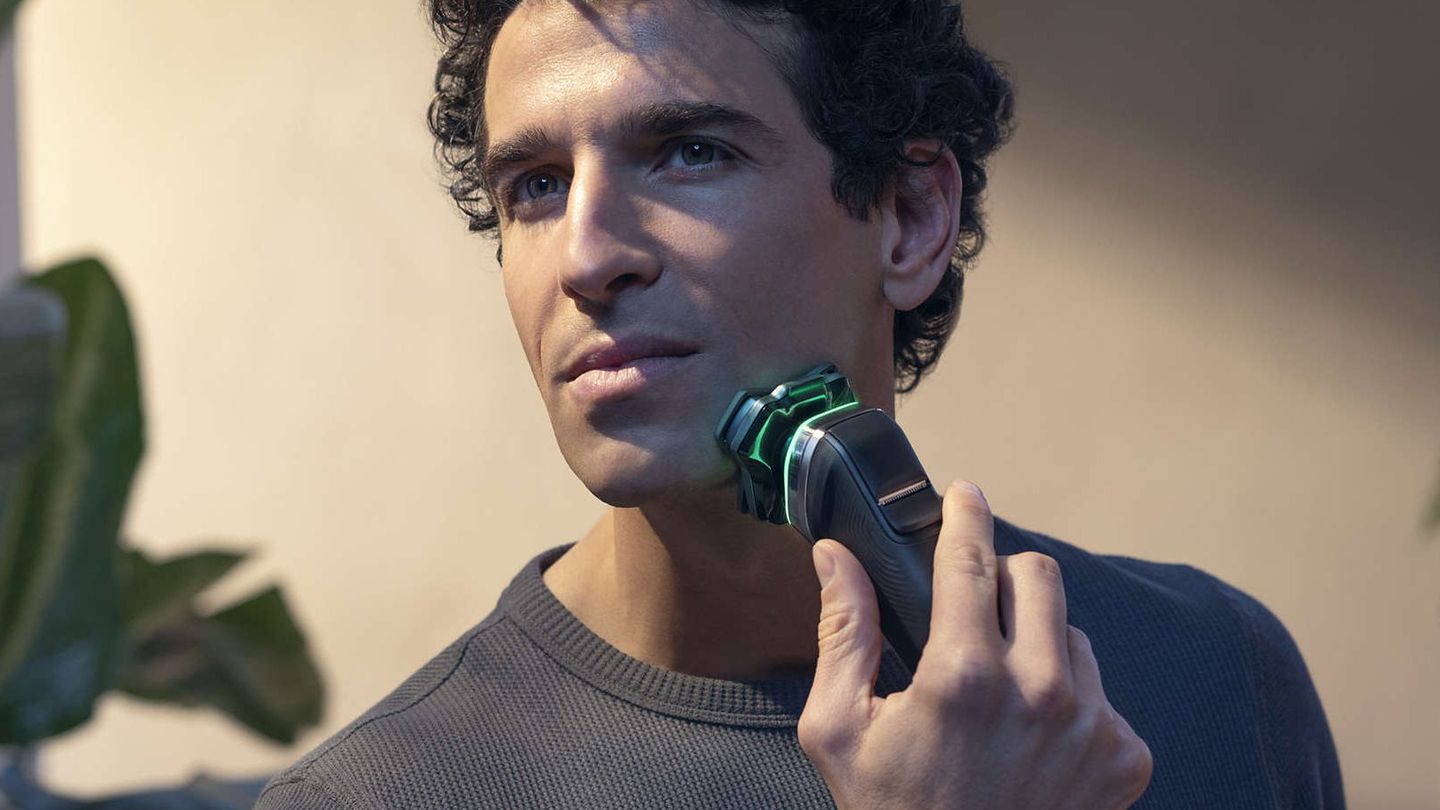 Which is the best men’s electric razor?
