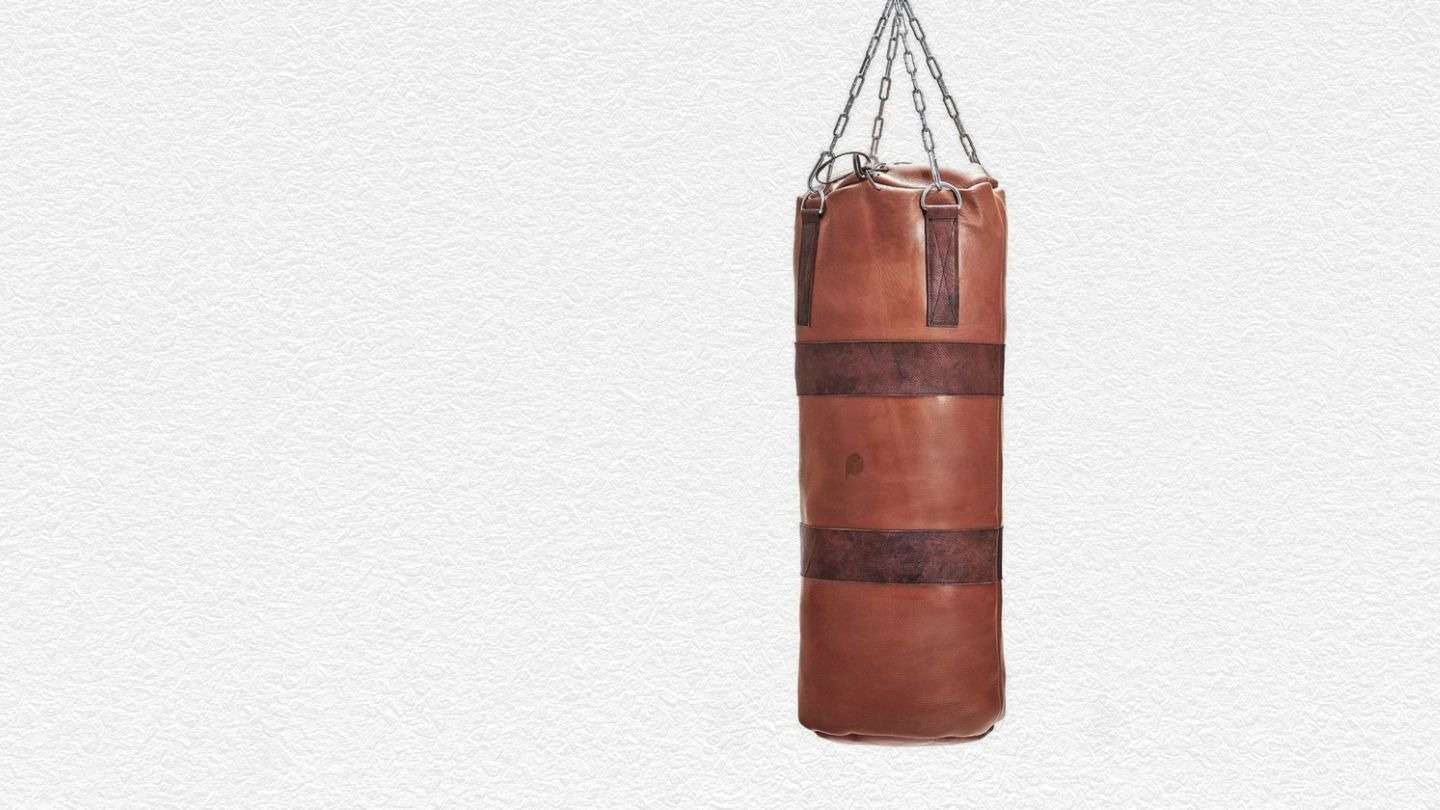 Editor’s Picks: Leather Punchbag, Leica Smartphone and Hydrogen Car