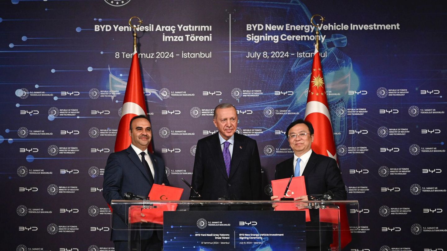 Chinese electric car company BYD takes on Europe with $1bn deal