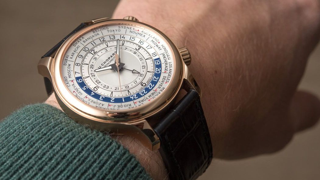 How to navigate using your wristwatch