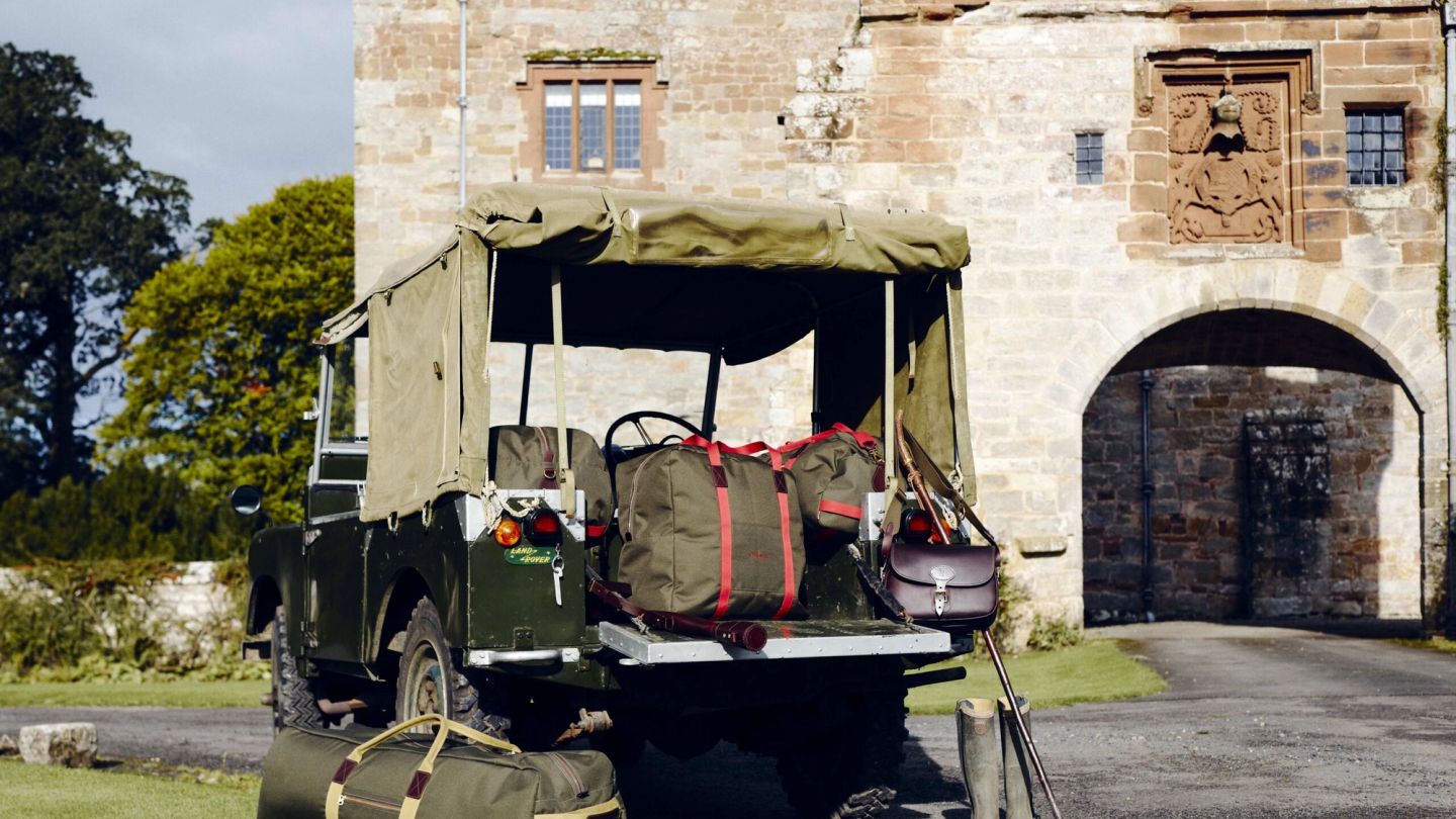 Complete your luggage collection with the Chapman Cargo Range