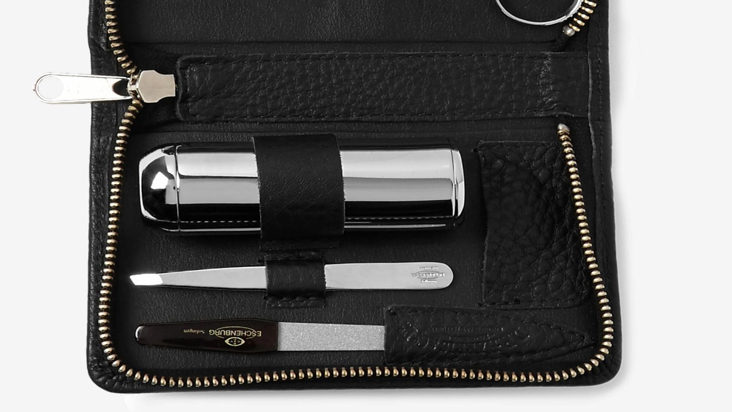 The Pick: Keep things neat with this travel grooming set