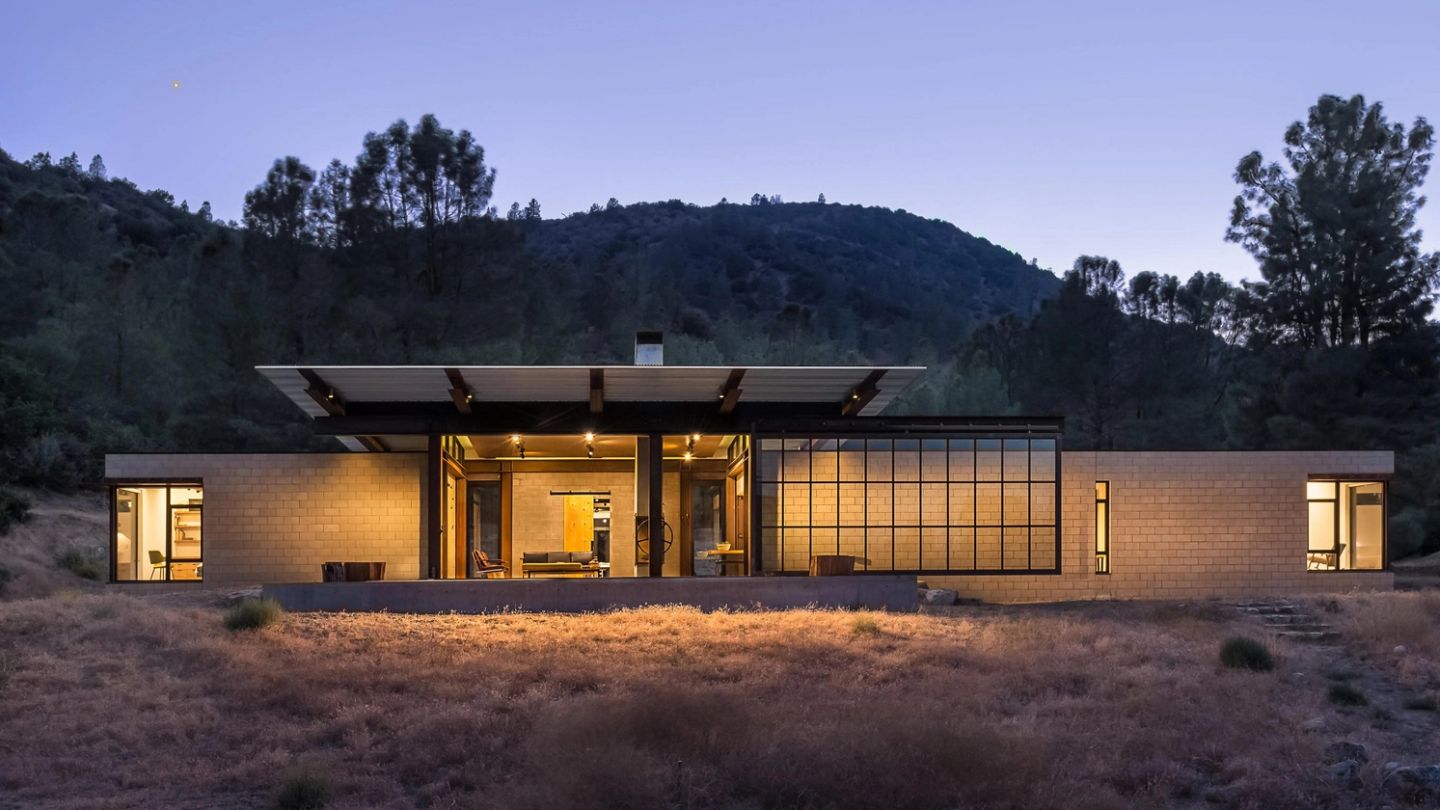This self-sufficient Californian home is as tough as nails