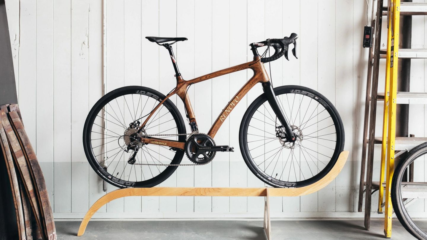 Wishlist: Football table, rose gold chronometer and a whisky barrel bicycle