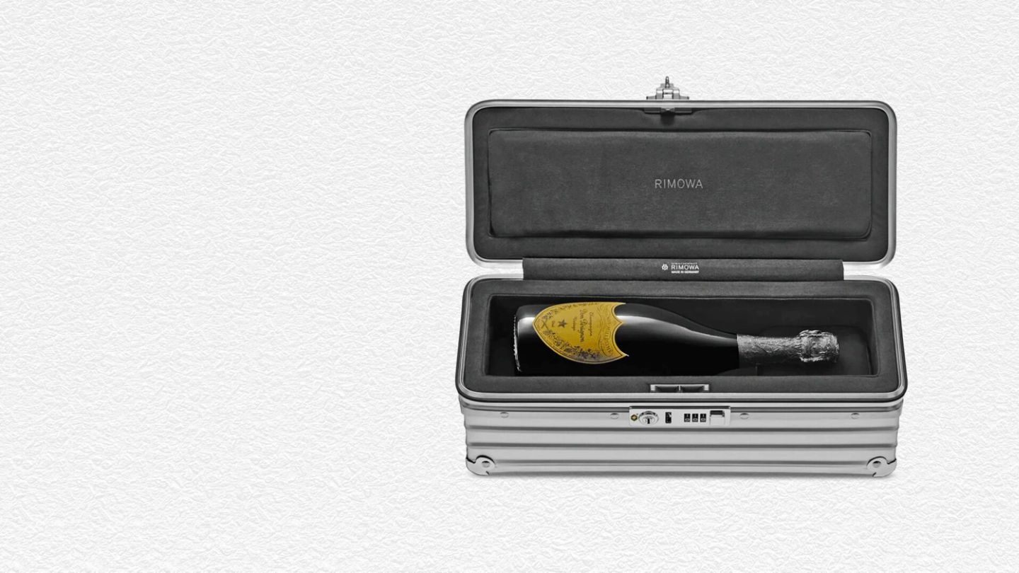 Editor’s Picks: Bottle Case, BMW Concept and Rum Barrel Domino Set