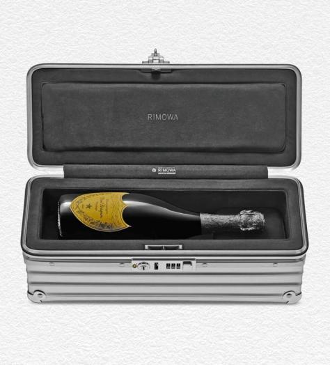 Editor’s Picks: Bottle Case, BMW Concept and Rum Barrel Domino Set