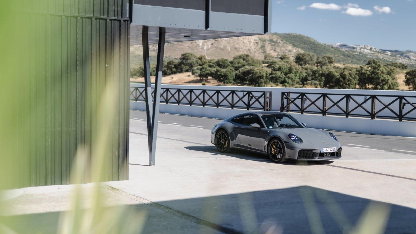Car of the week: The 2025 Porsche 911 Carrera GTS