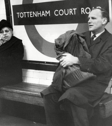 The 10 most annoying things a person can do on the tube