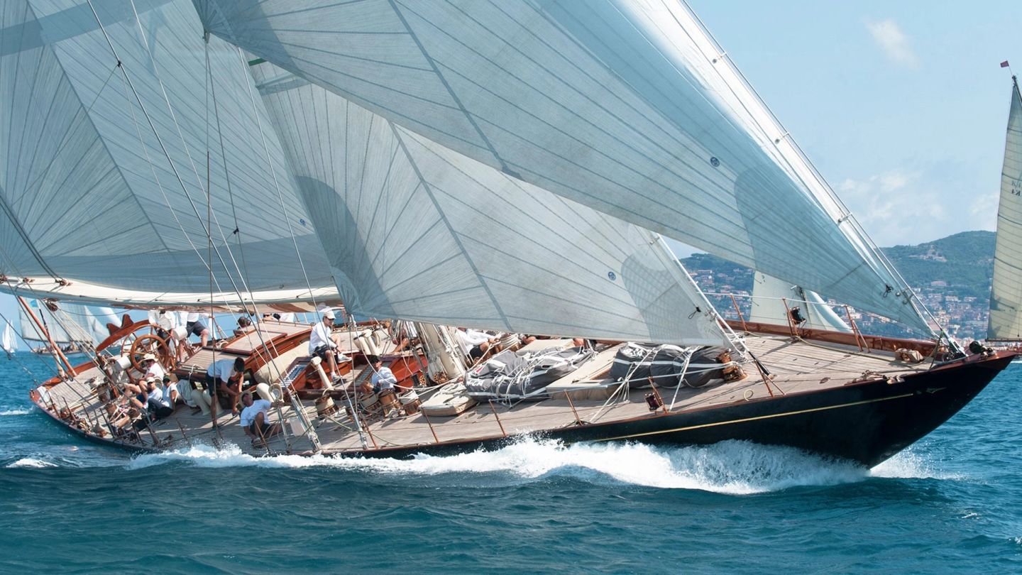 Iconic – The Shamrock V Charter Yacht