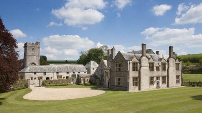 5 country houses for sale we wished we owned