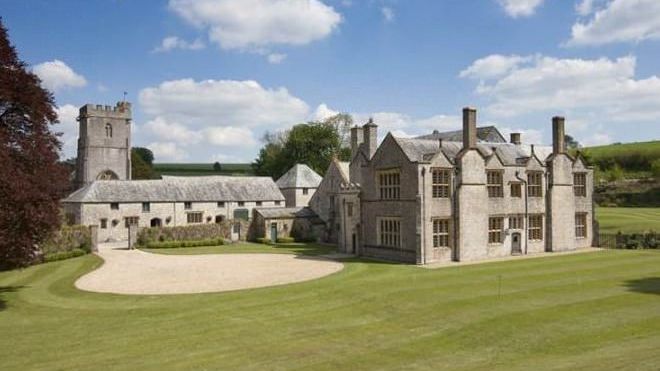 5 country houses for sale we wished we owned