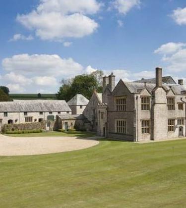 5 country houses for sale we wished we owned
